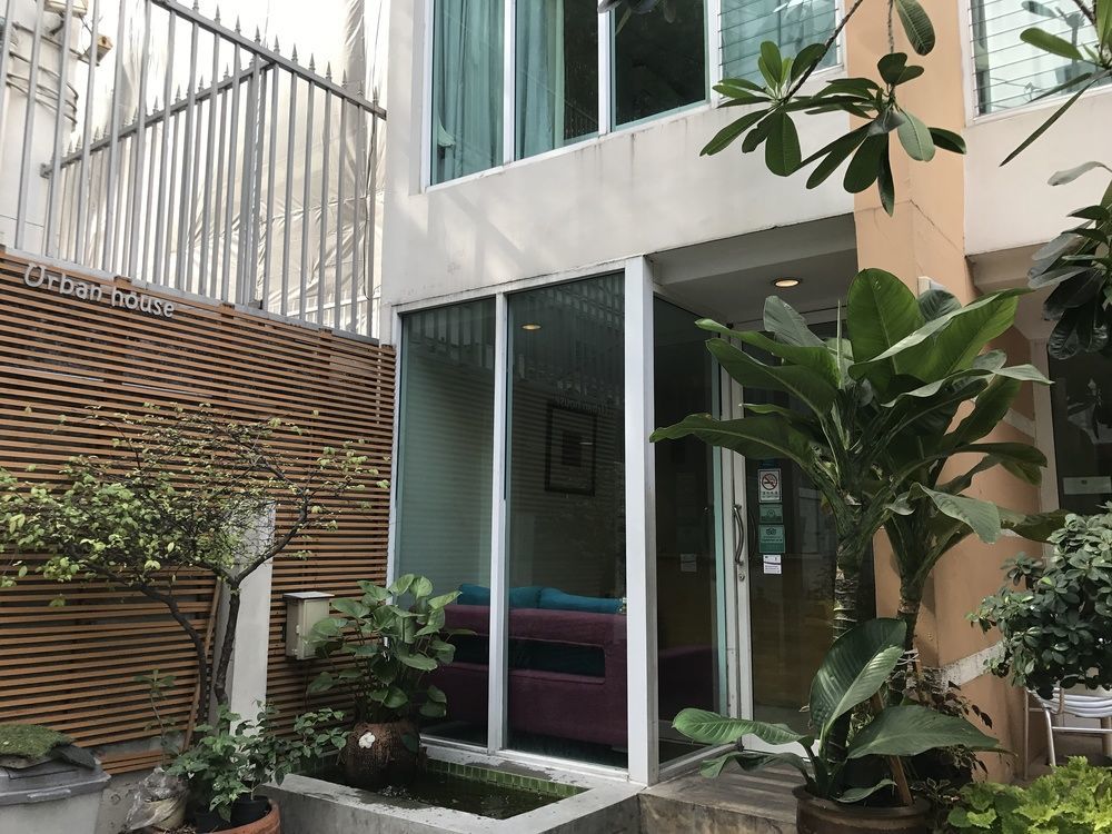 Urban House Hotell Bangkok Exteriör bild