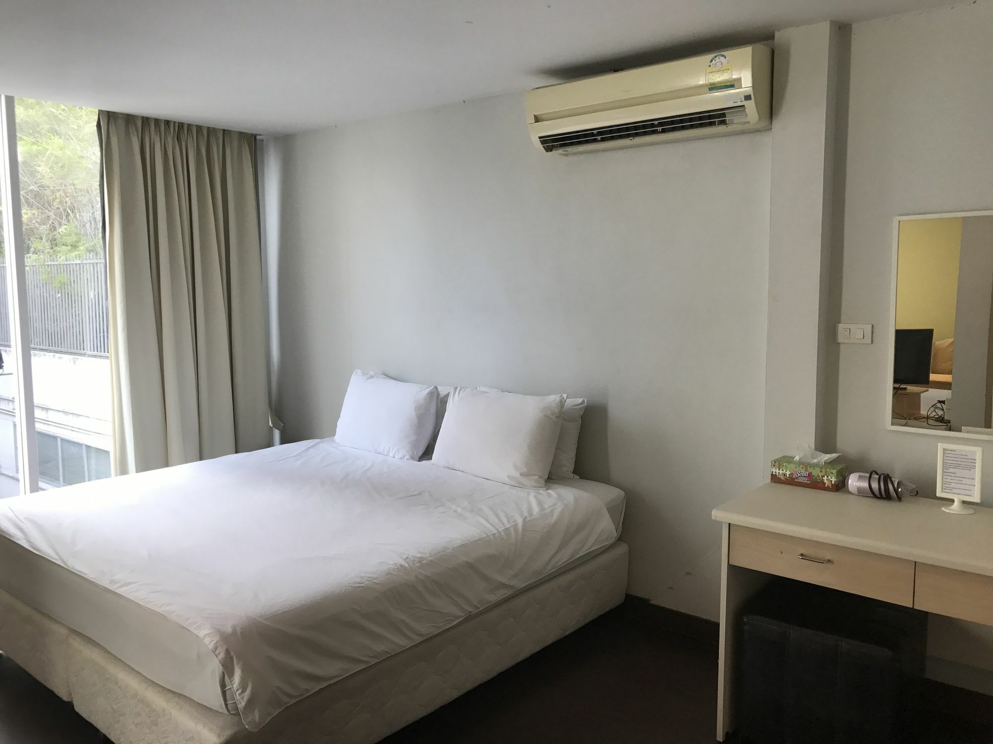 Urban House Hotell Bangkok Exteriör bild