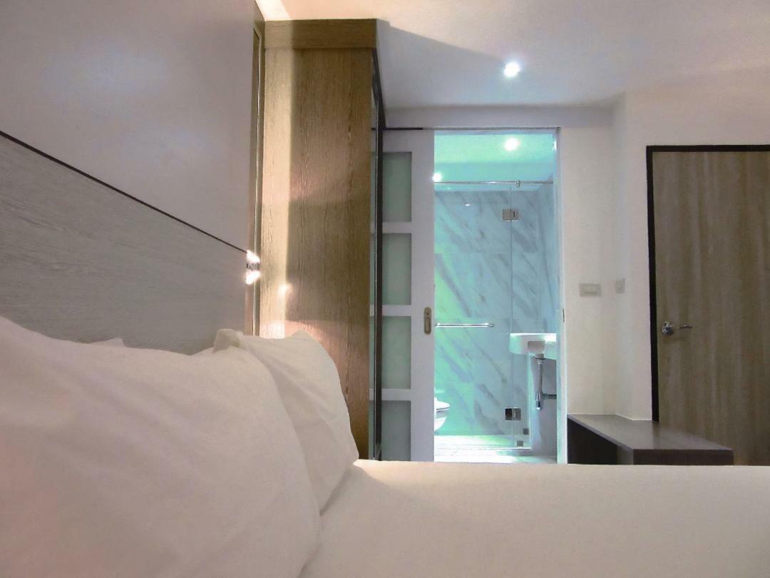 Urban House Hotell Bangkok Exteriör bild